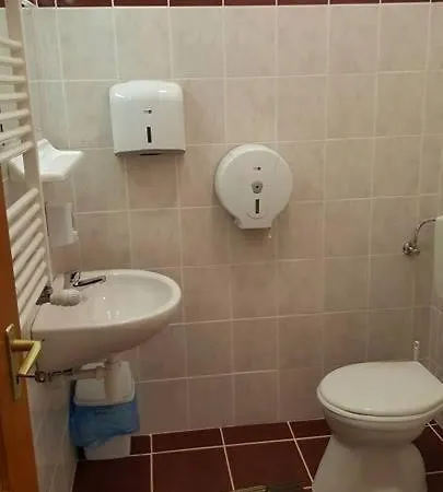 Siloam Gyogyaszati Es Konferencia Kozpont Bed & Breakfast Kunhegyes